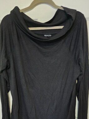 Athleta Ballet Shoulder Top – Size Medium – Black (Extra Long) – Great Condition